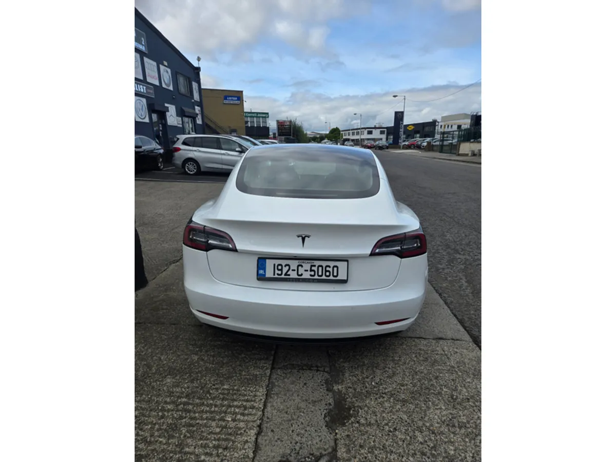 Tesla Model 3 M3STDBB1N 4DR AUTO// STUNNING CAR 4 - Image 4