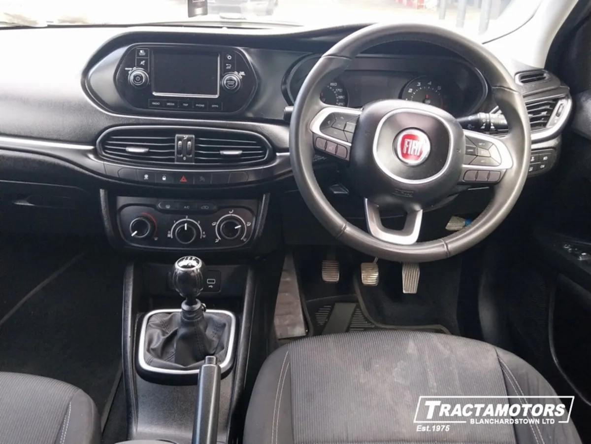 Fiat Tipo HB 1.4 95BHP EASY 5DR - Image 2