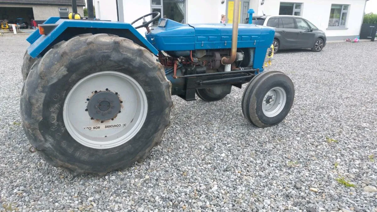 Ford 3000 6 cylinder - Image 3