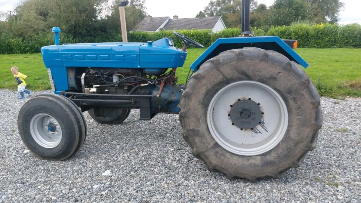 Ford 3000 6 cylinder - Image 4
