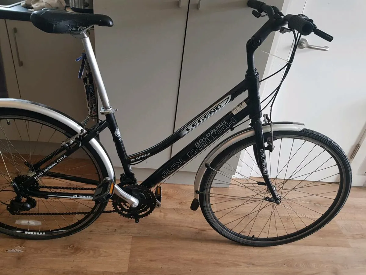 Ladies hybrid bike - Image 1