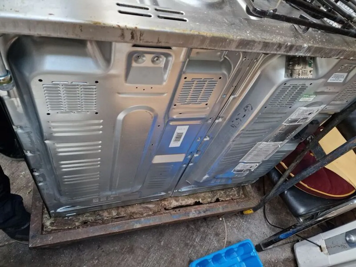 Beko 100cm Electric Range Cooker - Stainless Steel - Image 2