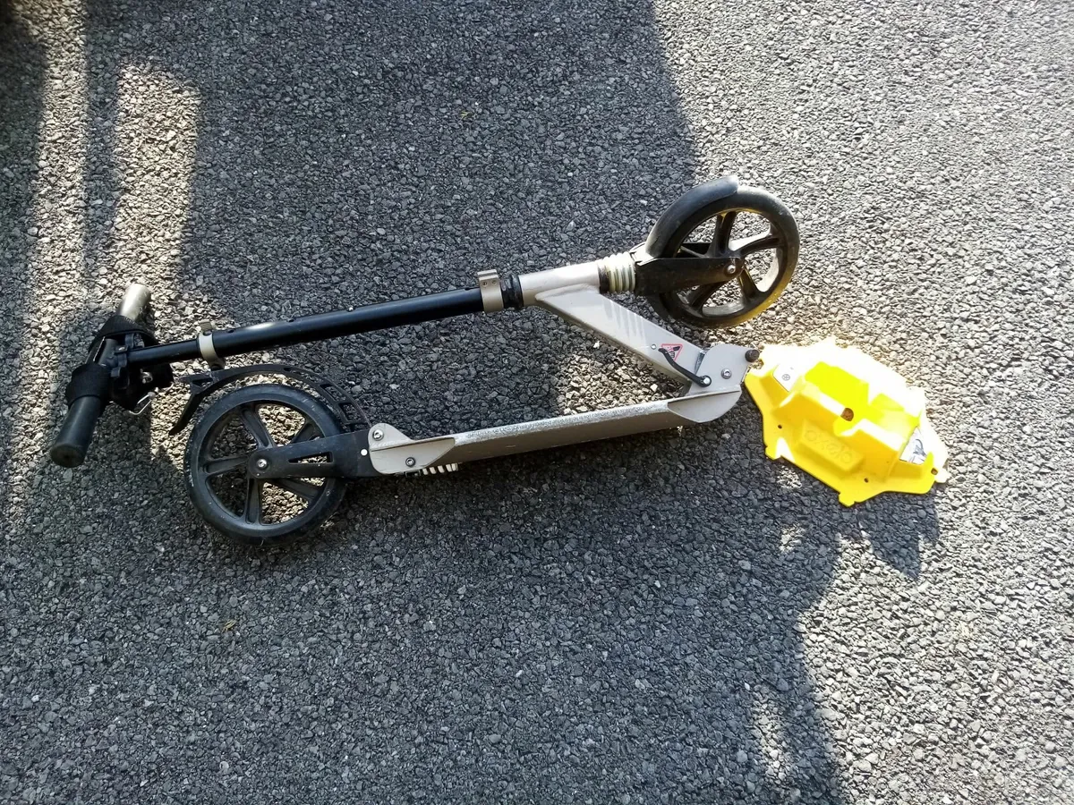 Scooter - Image 3