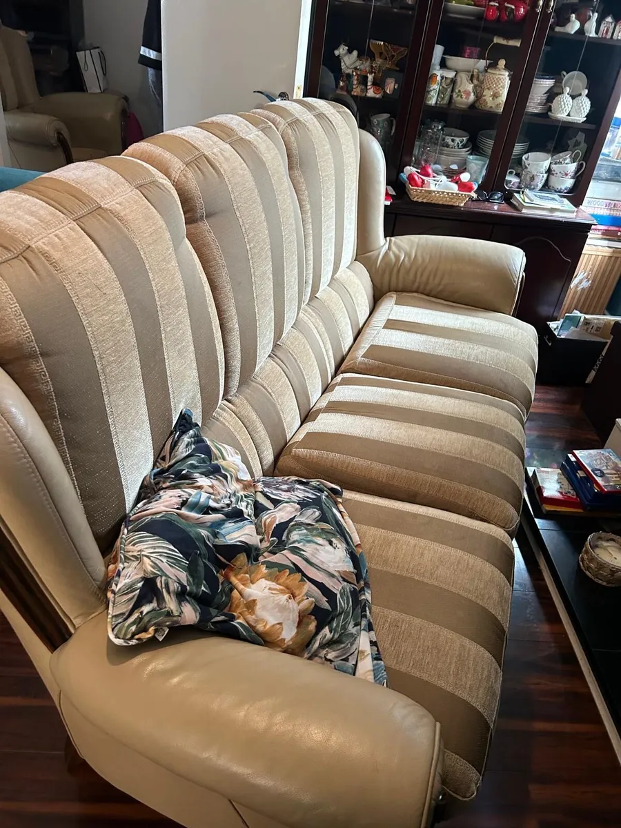 SOFA - Image 3