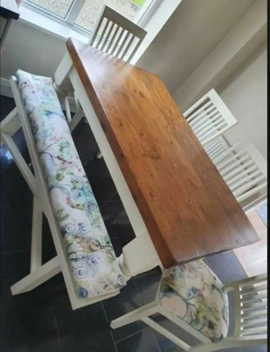 Kitchen Table and chairs - Image 1