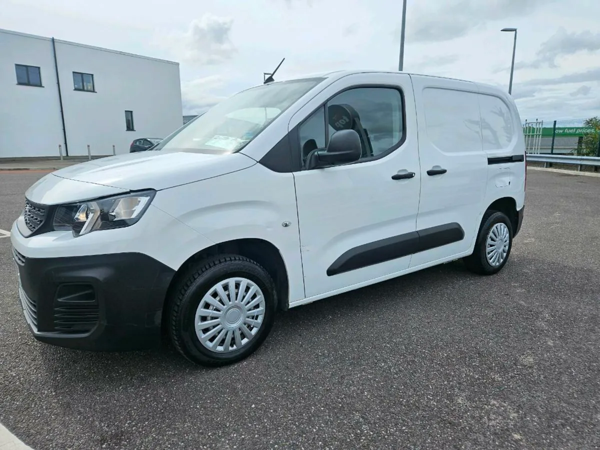 221 Peugeot partner no vat €10,250 - Image 1