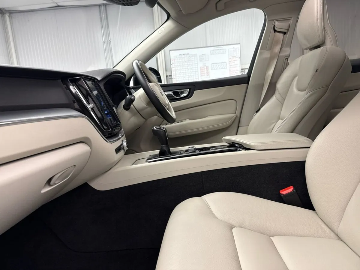 Volvo XC60 D3 MOM  just IN   110 P/W - Image 4