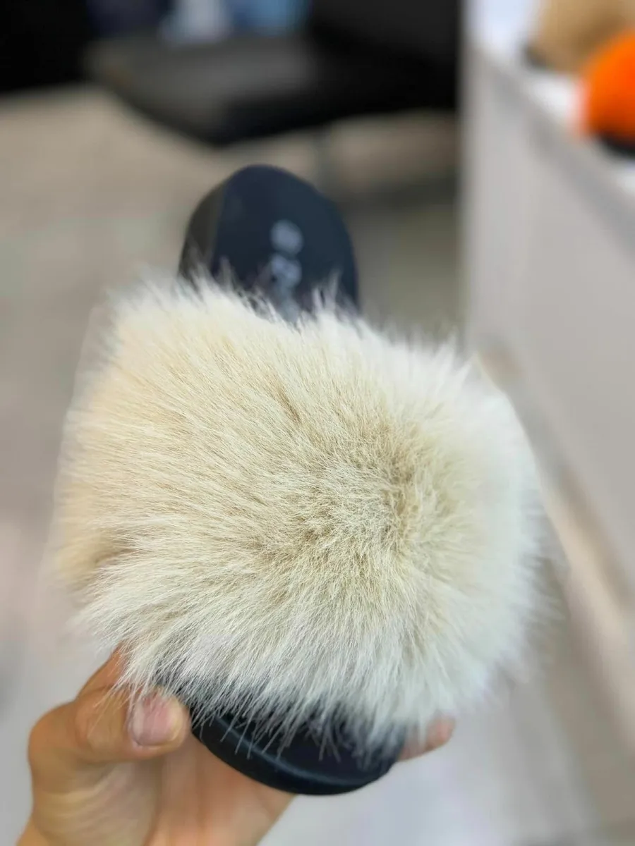 Fluffy fur slippers sizes 37-41 sizes 4-8 colorful - Image 2