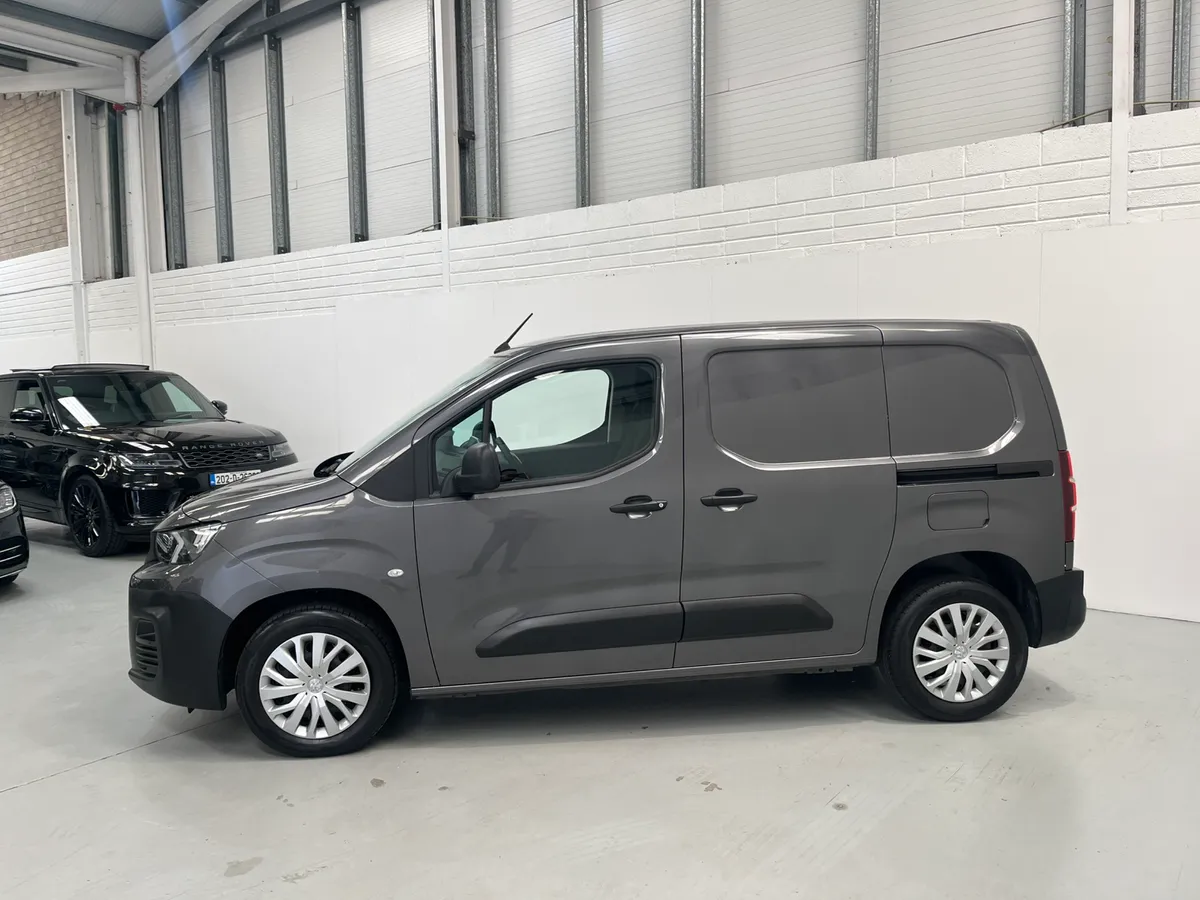 21 Peugeot Partner - Twin Door - Image 4