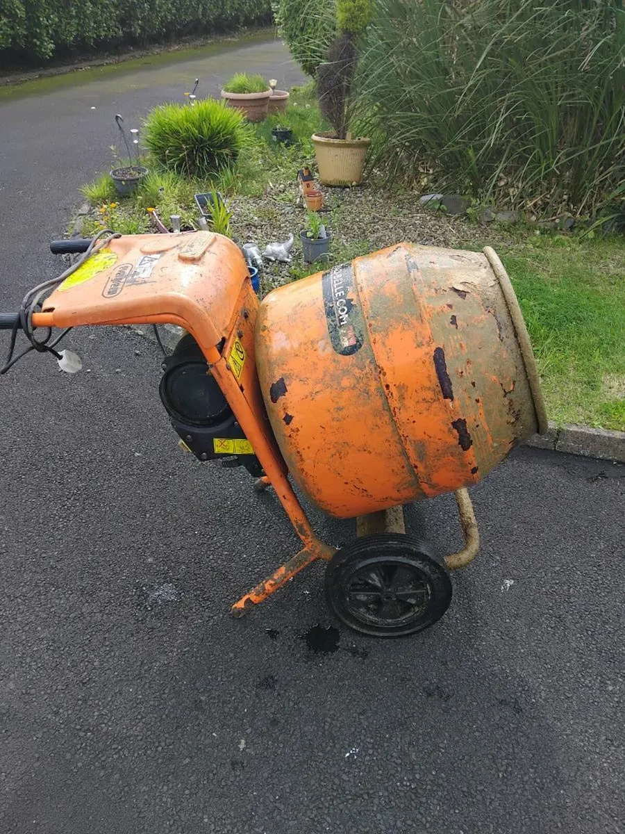 CEMENT MIXER - Image 1