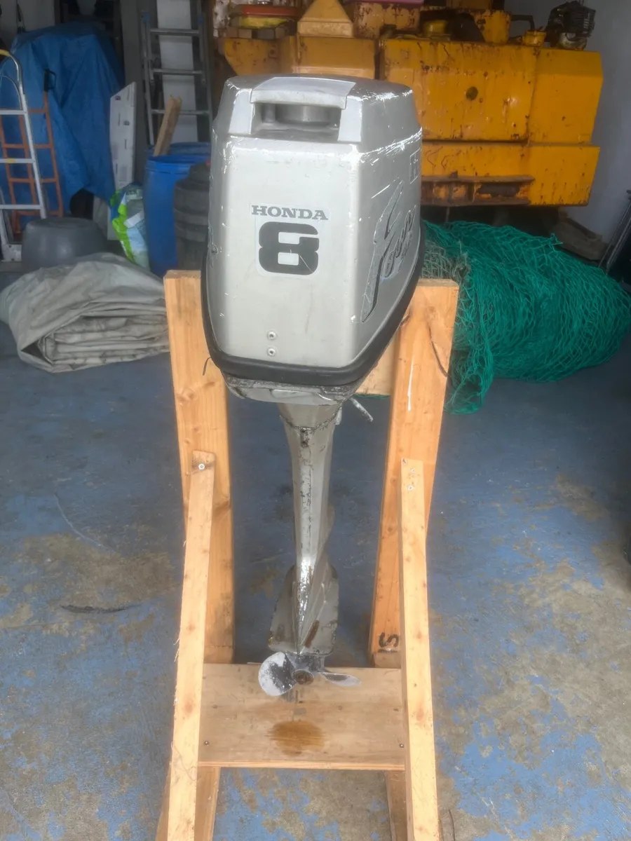 8 HP Honda Boat Engine 1995 - Image 3