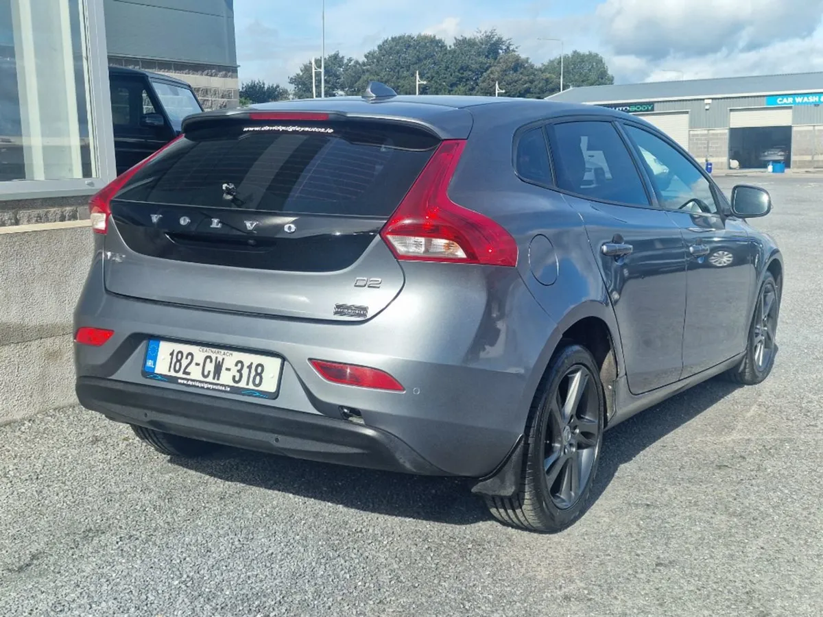Volvo V40 D2 MOM ED 5DR - Image 3