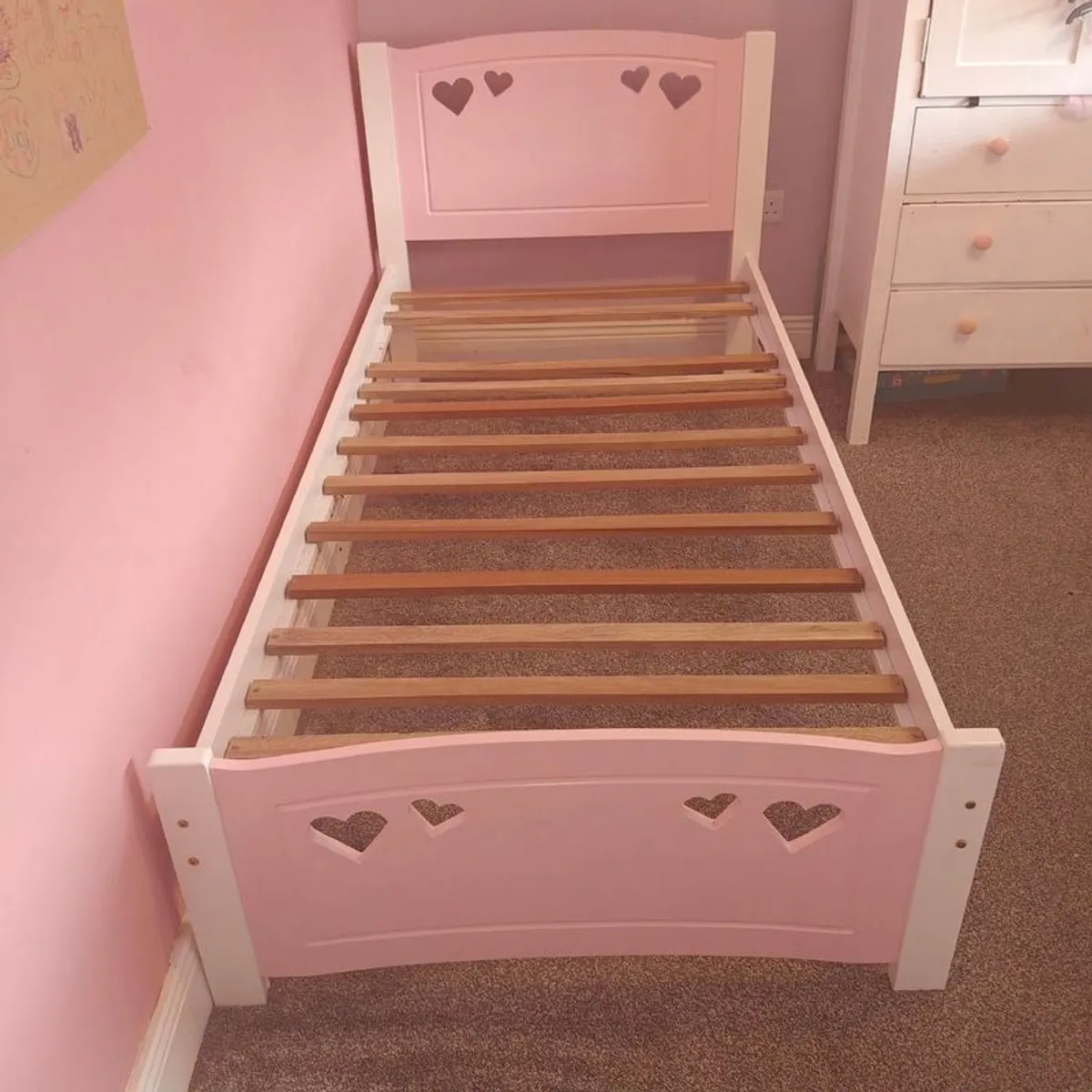Girls pink beds