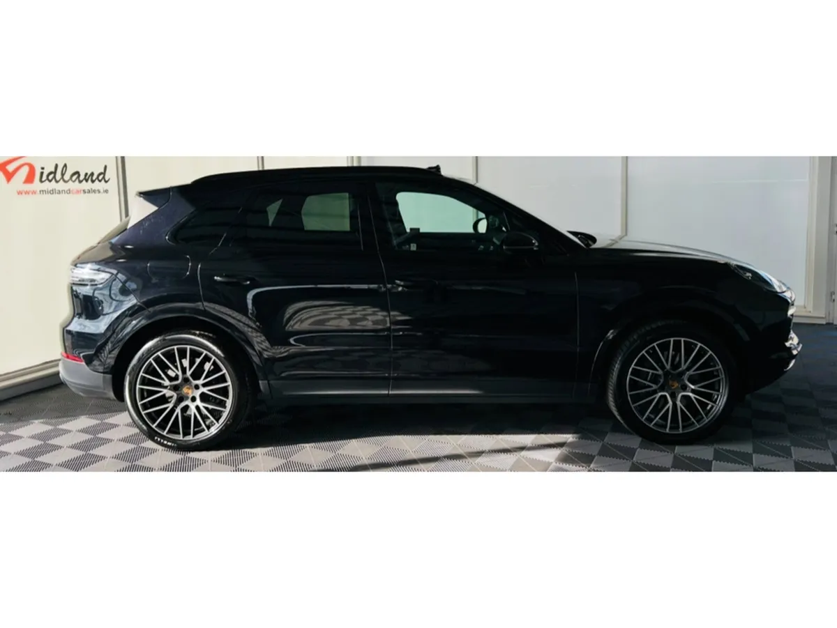 Porsche Cayenne 3.0 V6 *PLATINUM EDITION*PAN ROOF* - Image 2