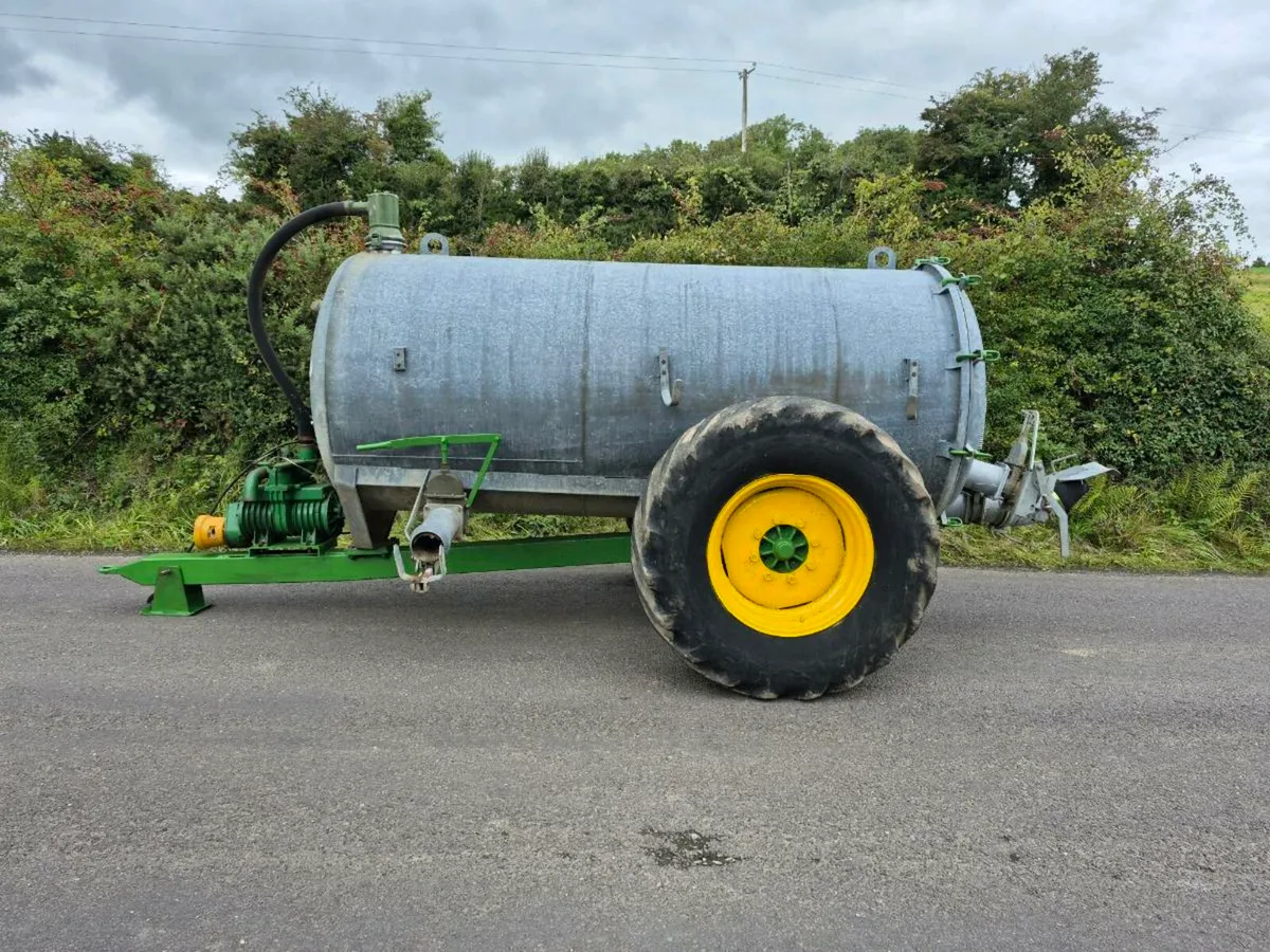 Vacuum tank - Image 1