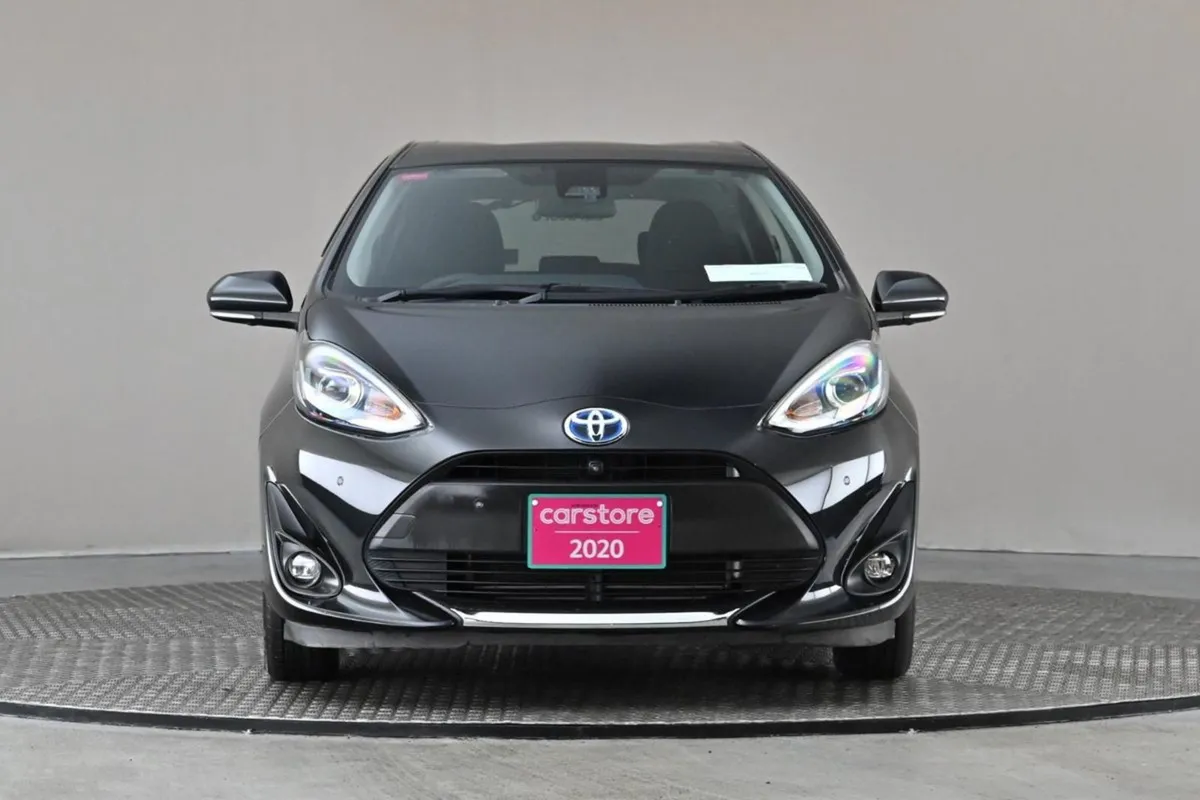 Toyota Aqua 1.5 Vvt-i Hybrid  android Car Player - Image 2