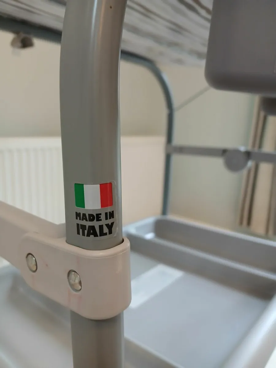 Changing table - Image 3