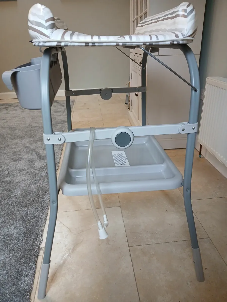 Changing table - Image 4
