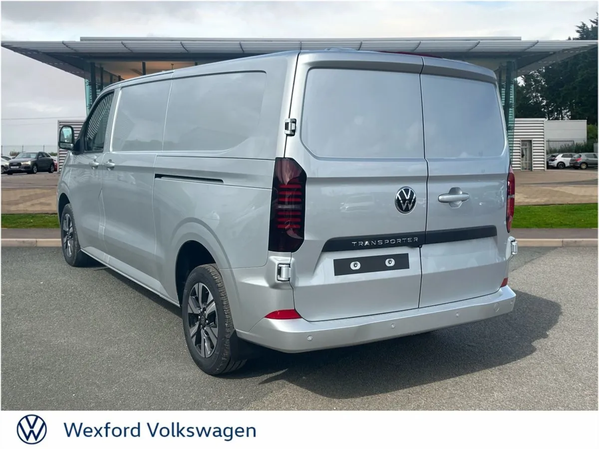 Volkswagen Transporter Trendline Plus LWB 150Bhp - Image 4