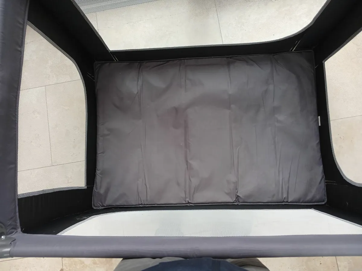 Travel cot - Image 2
