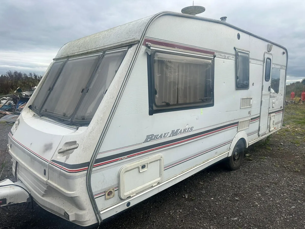 €350 caravan - Image 1