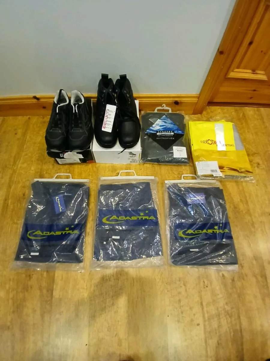 Work clothes/boots/shoes/rain gear
