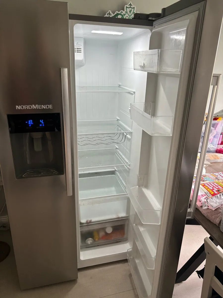NordMende American style fridge freezer - Image 3