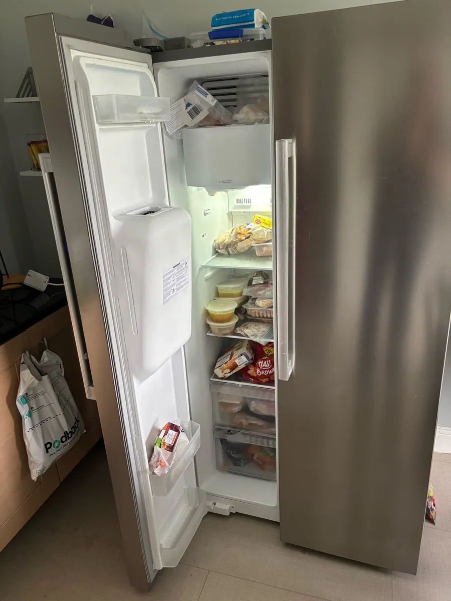 NordMende American style fridge freezer - Image 4