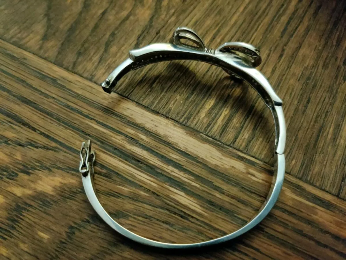 SPARKLING RIBBON, 925 Silver Heavy New Bangle ! - Image 2