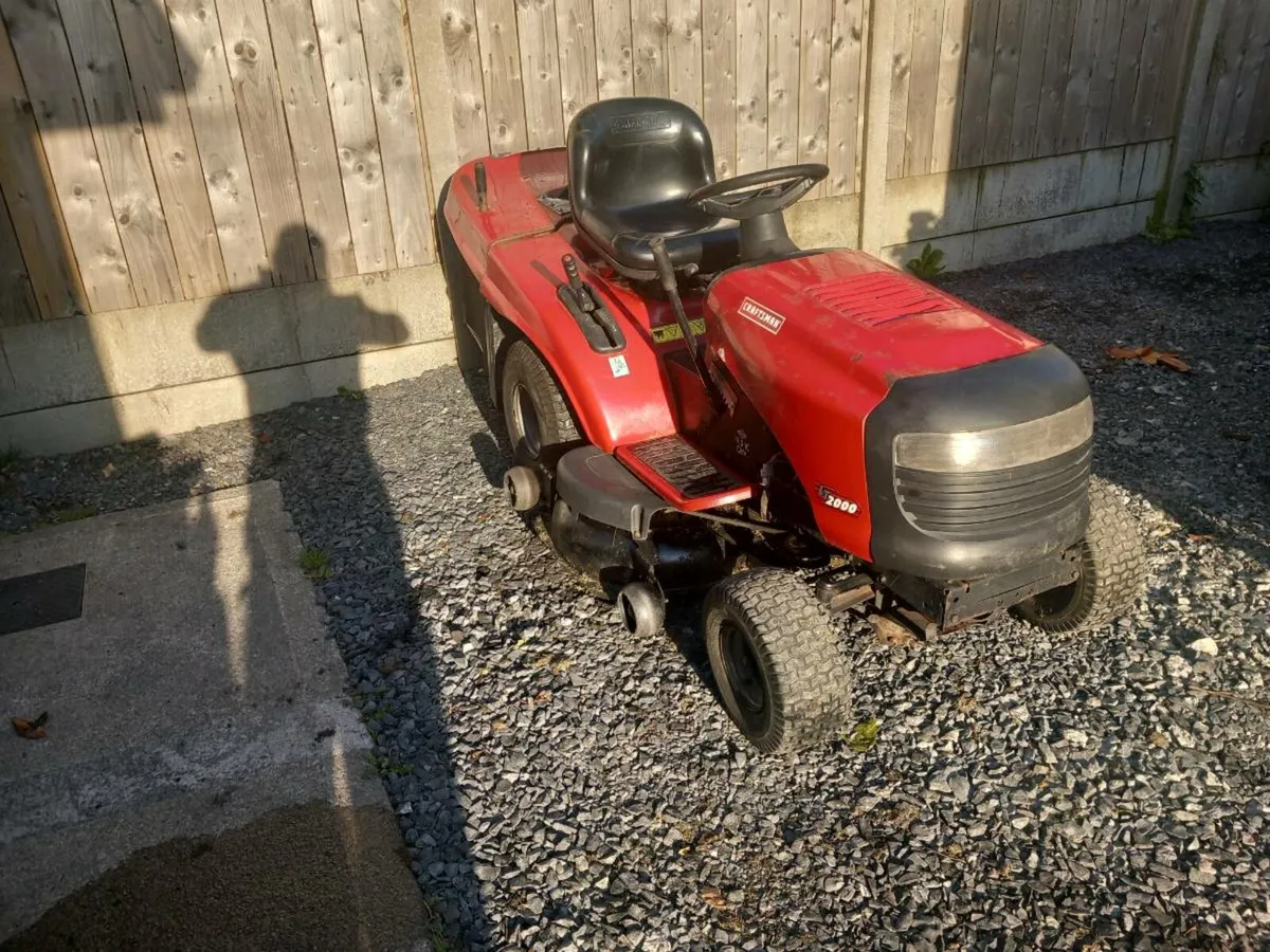 Ride on lawnmower - Image 2