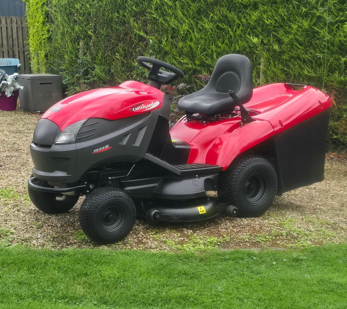 22hp 2023 Castelgarden 40" PTX210 - Image 2