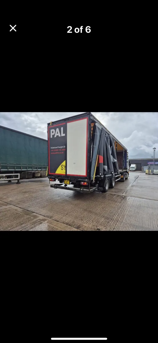 SDC Urban 33 foot Curtainsider Rear steer - Image 2