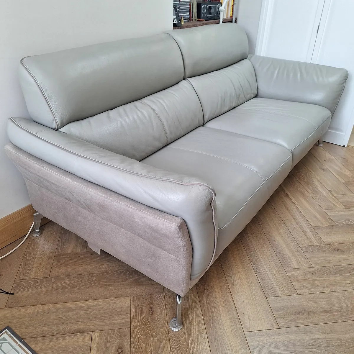 DFS SOFA, Iconica Valdez 3 seater leather sofa - Image 4