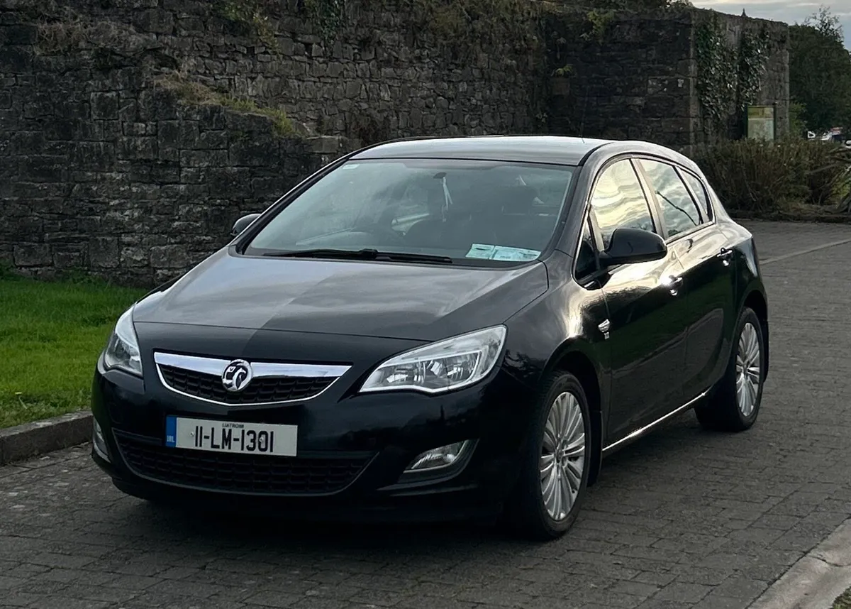Vauxhall astra 2011 fresh long nct! - Image 1