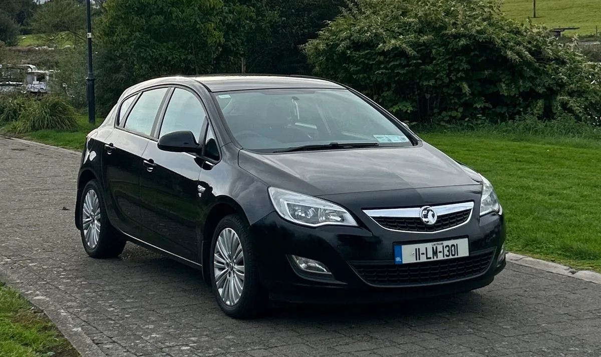 Vauxhall astra 2011 fresh long nct! - Image 2