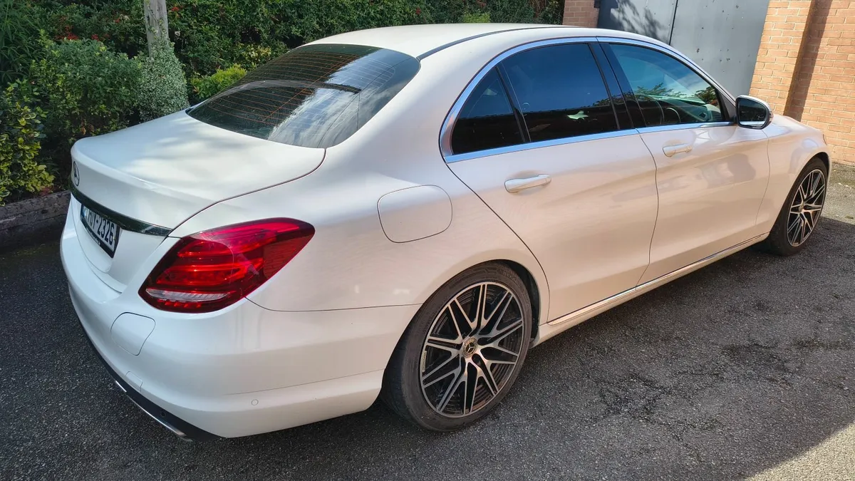 Mercedes-Benz C-Class 2016 - Image 2