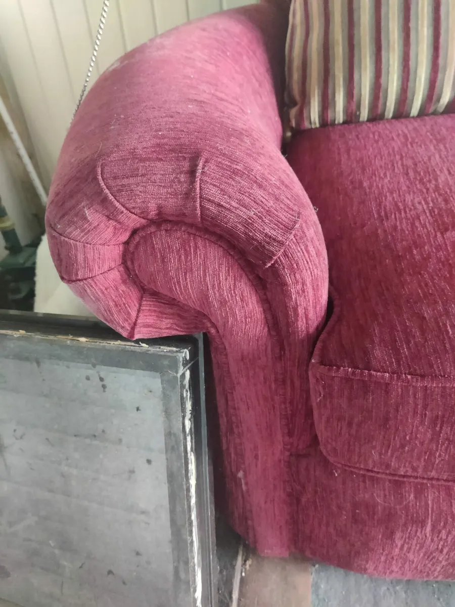 Large couch - Image 2