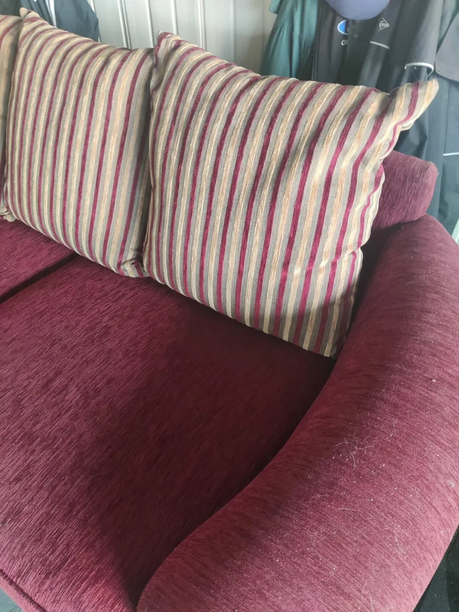 Large couch - Image 3