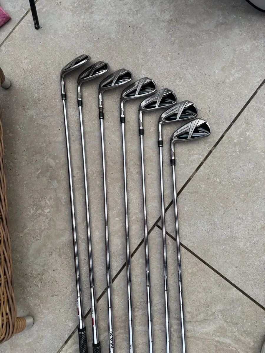 Taylormade Sim Max Irons 5-SW Stiff Shaft - Image 1