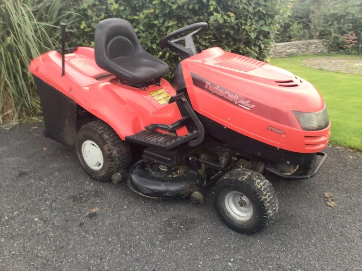 Castlegarden hydro 21 HP ride on lawnmower - Image 4