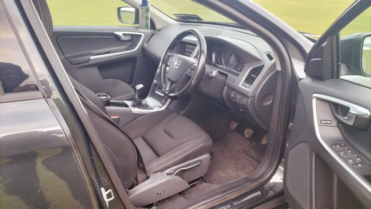 15 Volvo XC60 NCT 03/26 LOW MIL ONLY 145 KM - Image 3