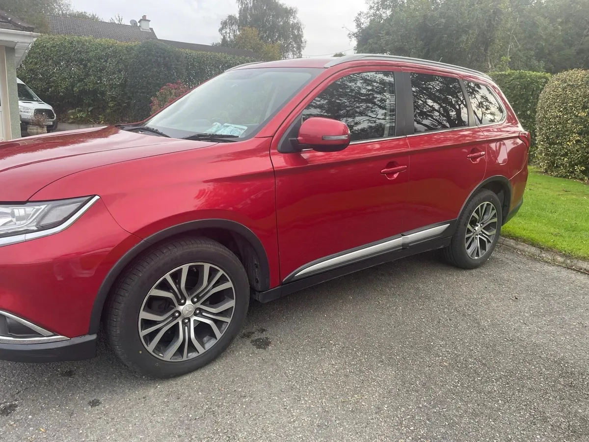 Mitsubishi Outlander - Image 2