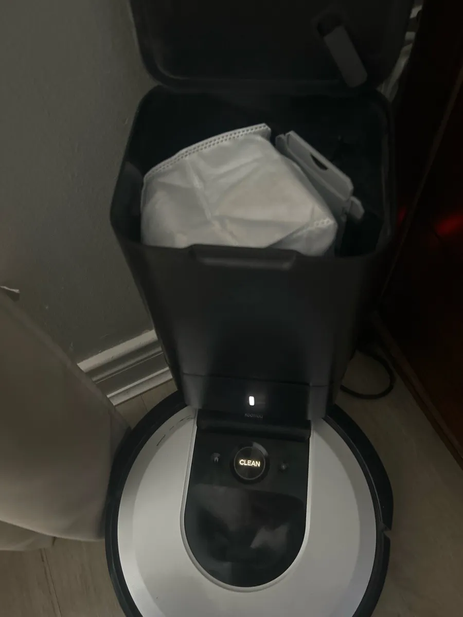 iRobot Roomba J7+ - Image 2