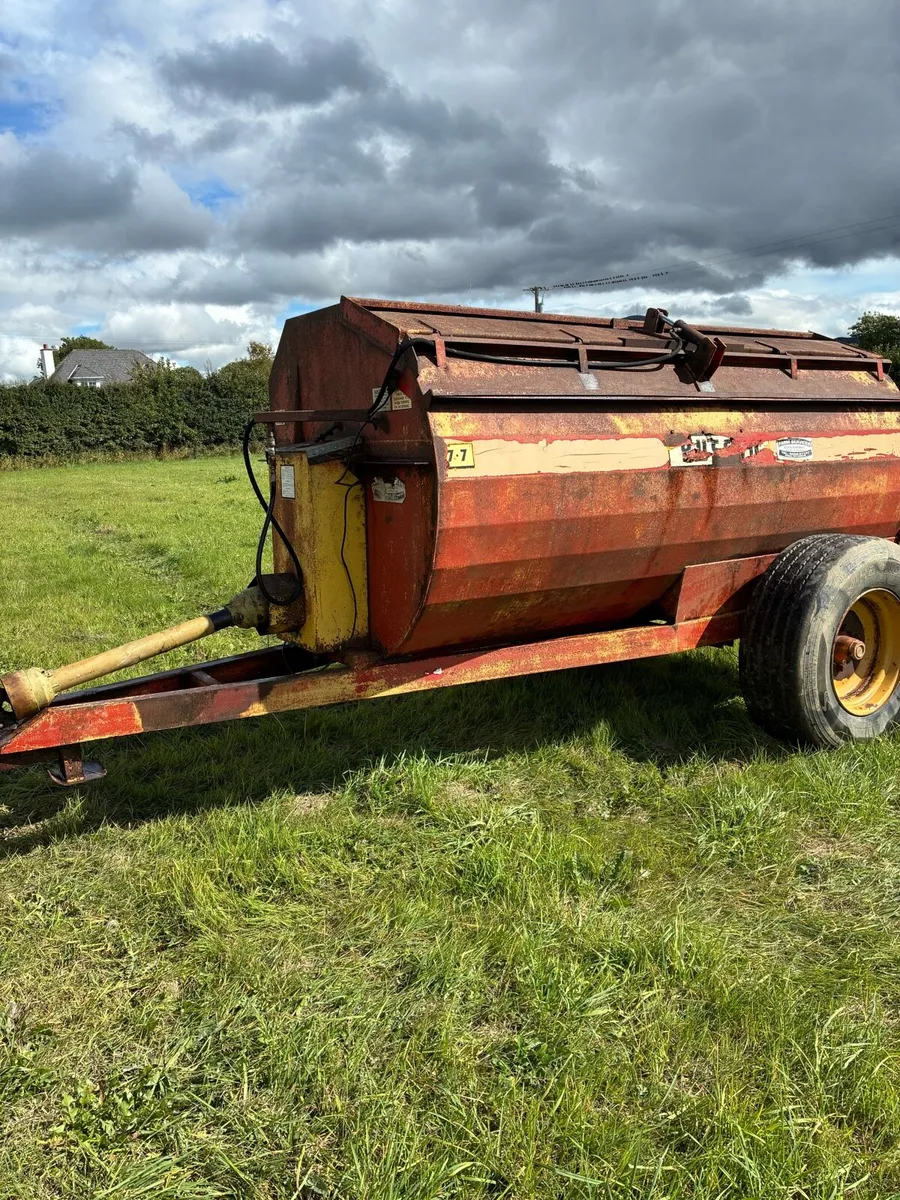 Ruscon Dung spreader - Image 1