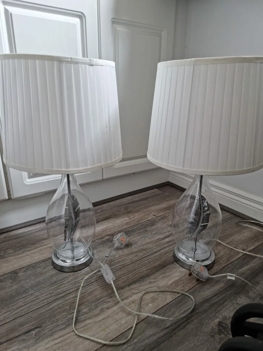 Pair of large matching table lamps - Image 2
