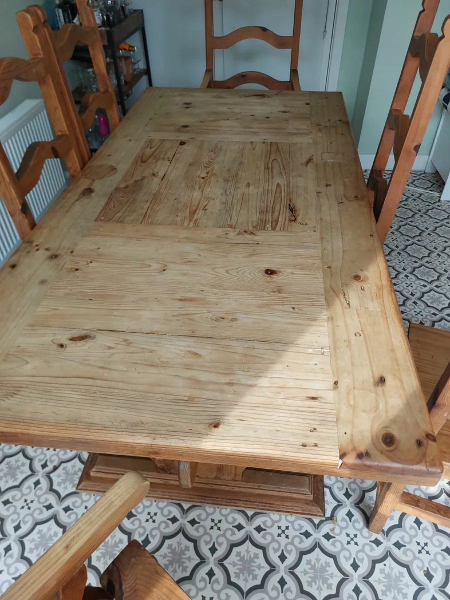 Dining room table and 6 chairs - Image 4