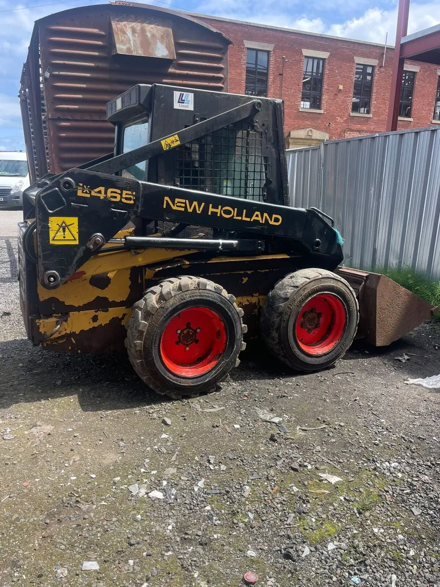 New Holland skid steer bobcat - Image 2