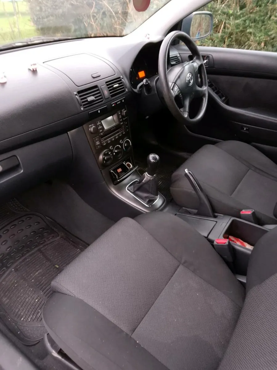 Toyota avensis - Image 4