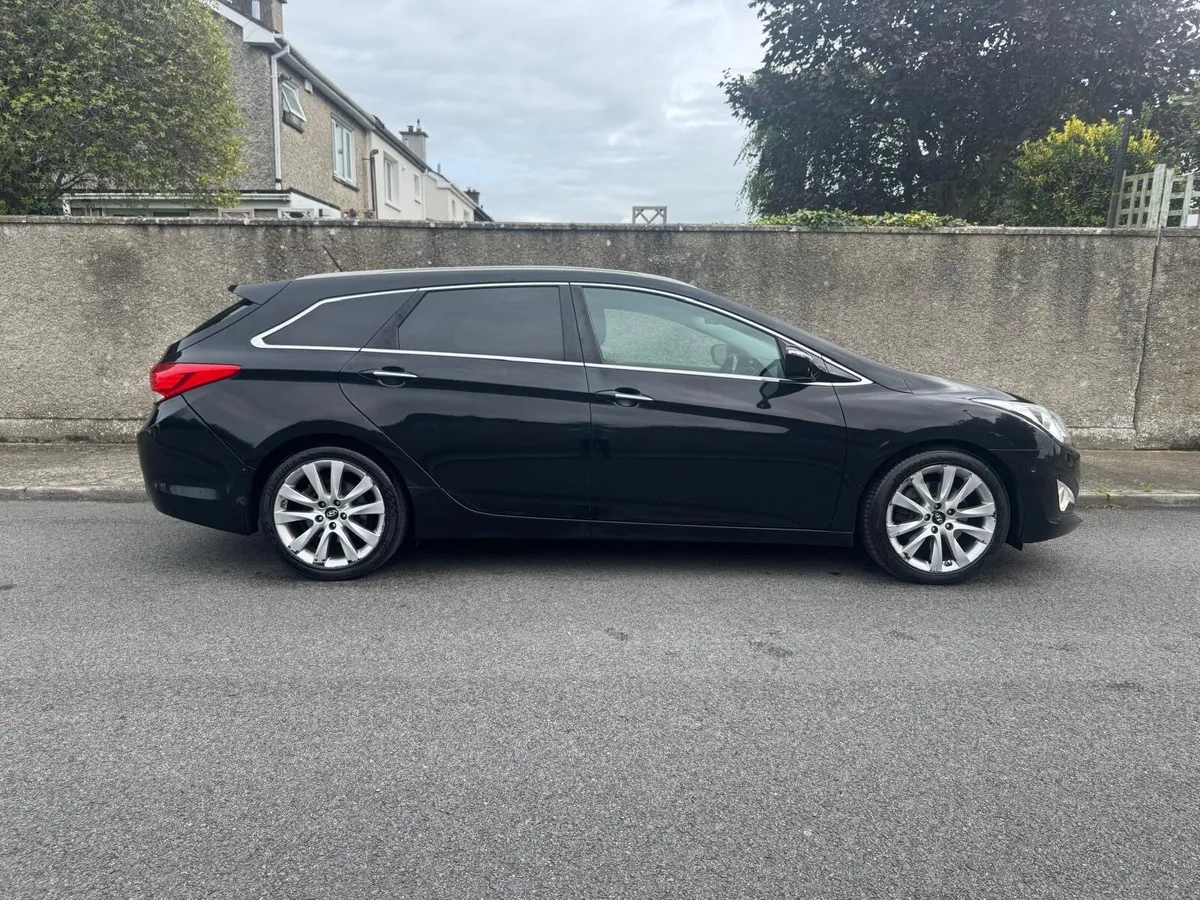 2012 Hyundai i40 Estate NEW Nct High Spec - Image 2