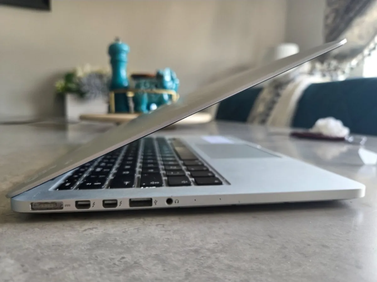Apple MacBook Pro – Was €1200, Now Only €350 - Image 3